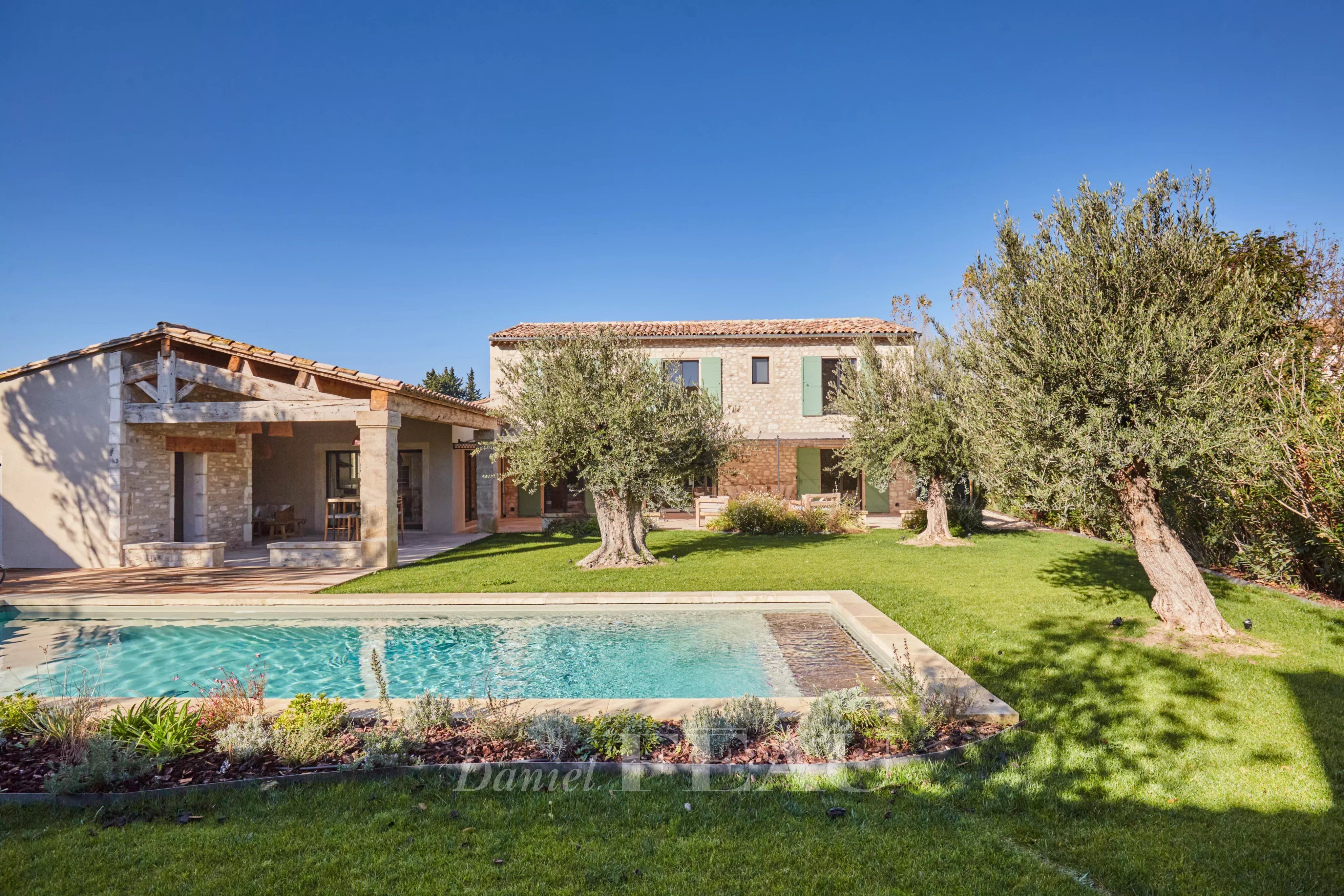 Saint-Rémy-de-Provence - Maison contemporaine en pierre