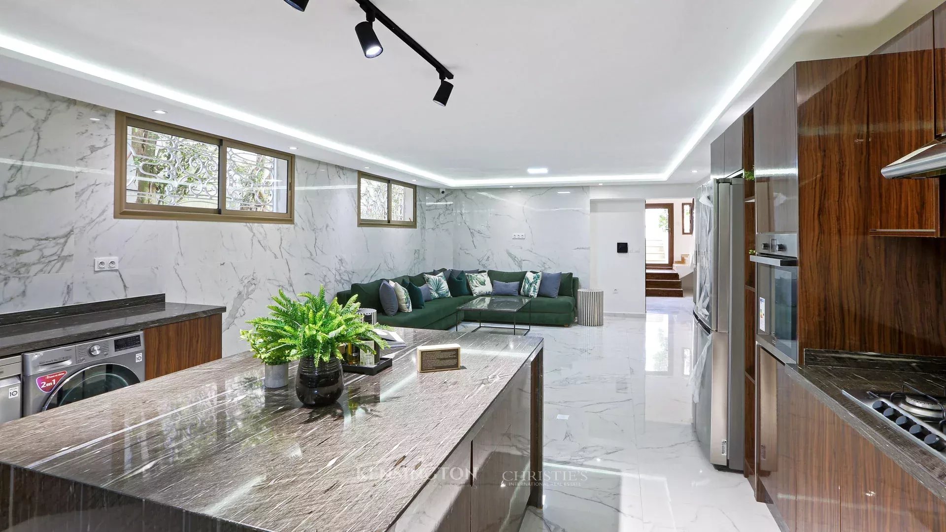 4 Bedroom Villa/Townhouse's Image 27