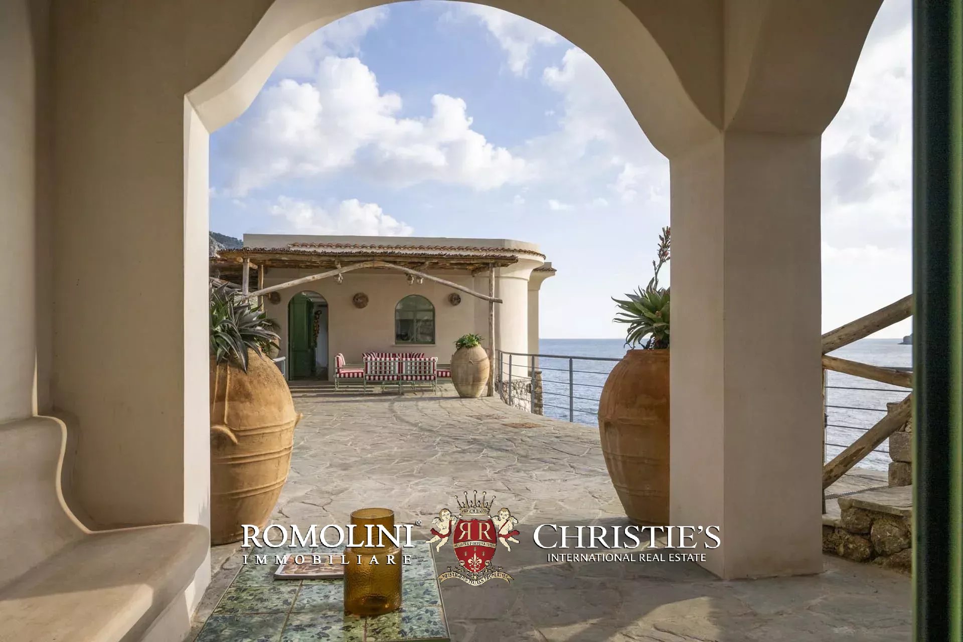 8 Bedroom Villa/Townhouse's Image 30