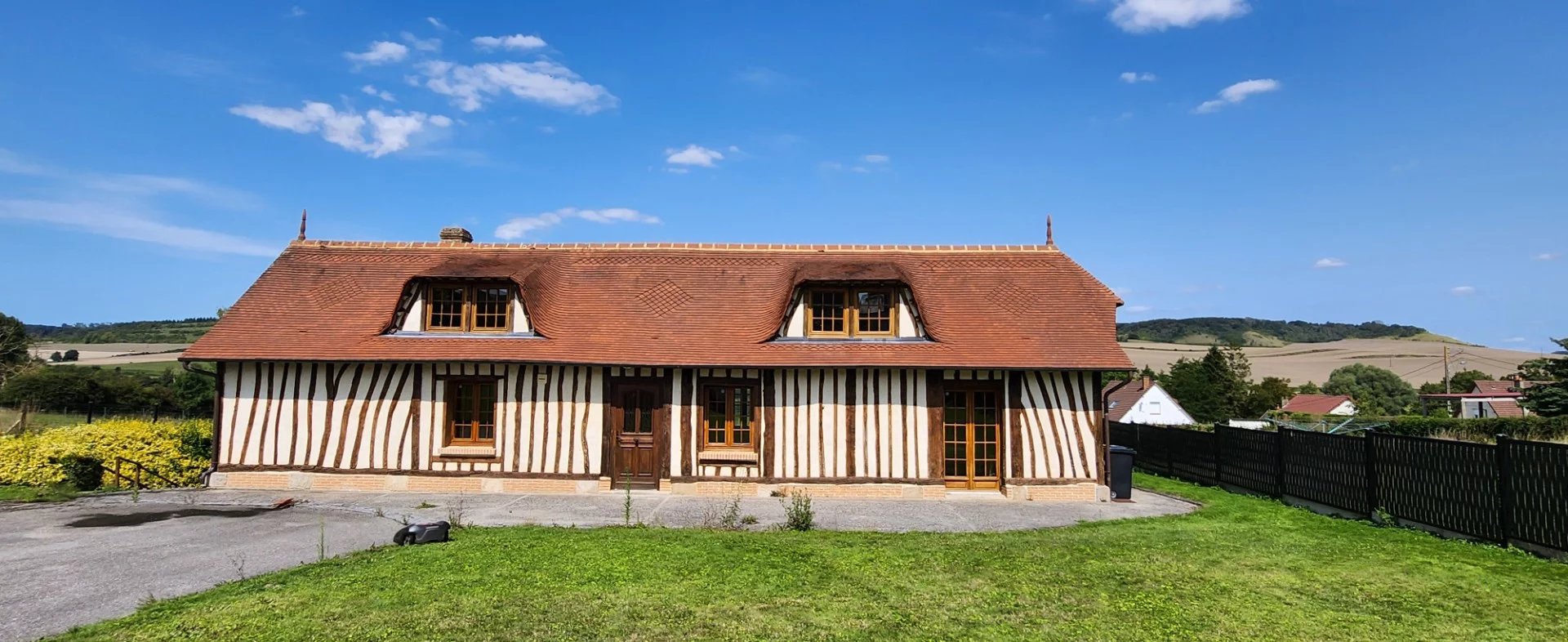 Jolie longère Normande - 100 m2 - jardin