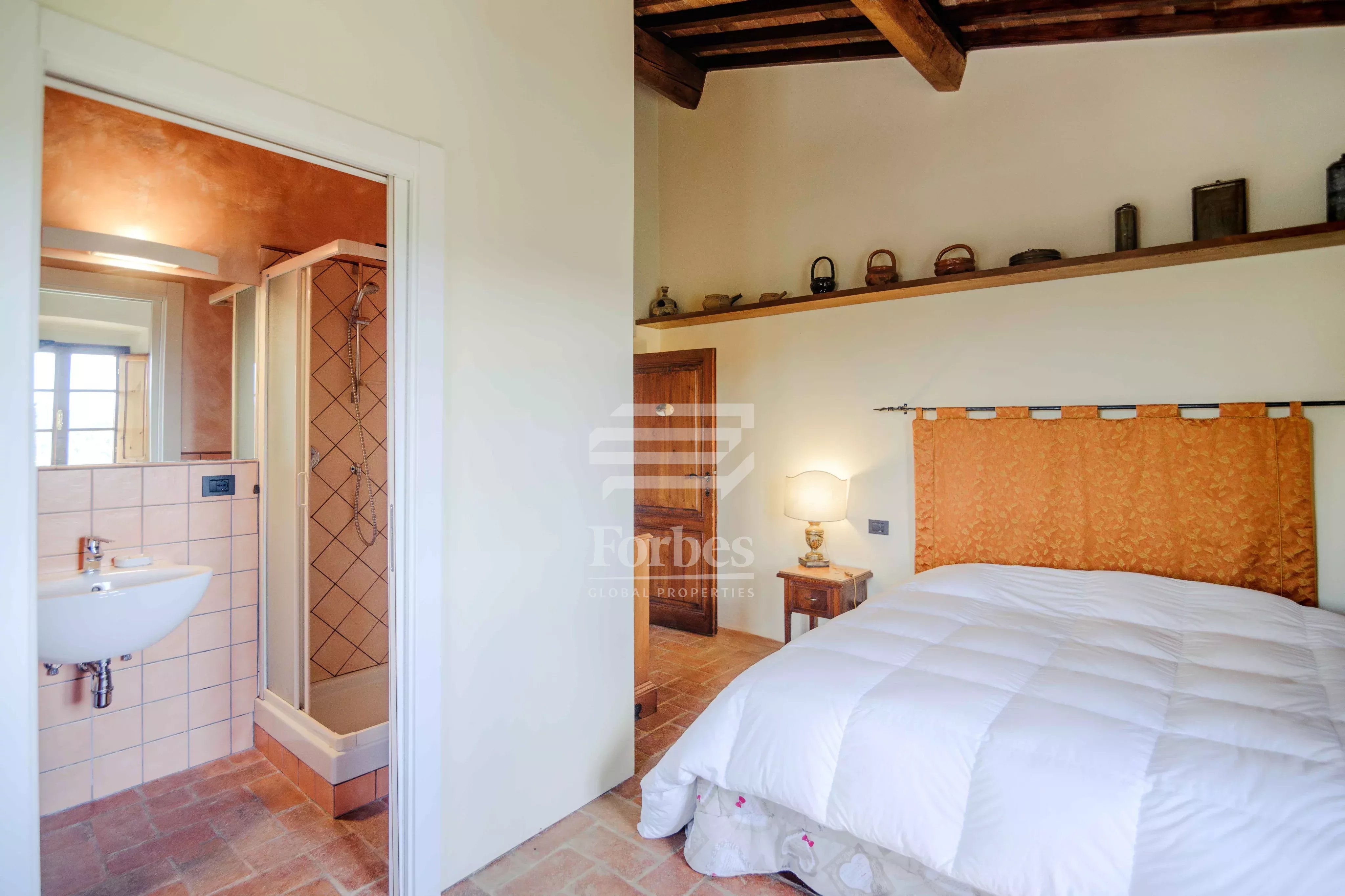 Farmhouse for sale in Tuscany, just minutes from Florence