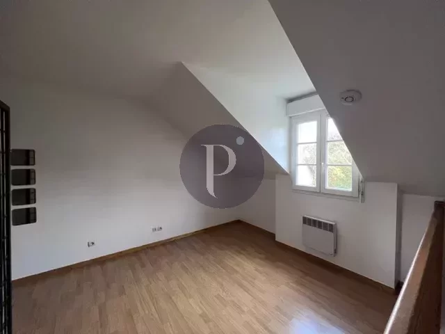 location-appartement-2-pieces-verrieres-le-buisson-83873148