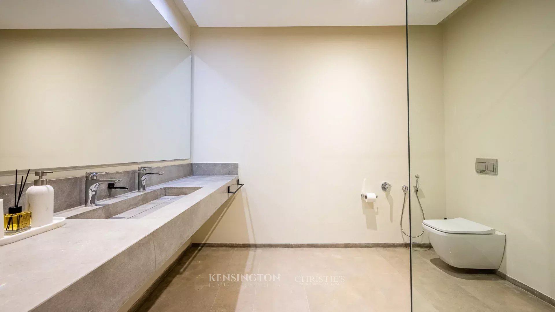 5 Bedroom Villa/Townhouse's Image 21