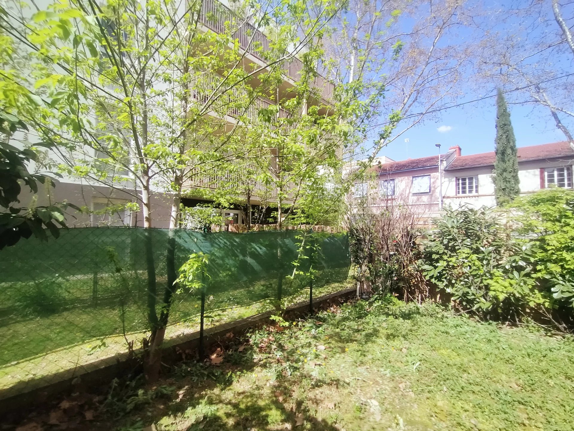 481794 Location Vénissieux