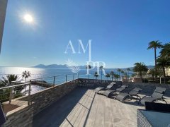 Luxury Cannes Penthouse: Panoramic Sea View & Private Rooftop Terrace — photo 1 of 7