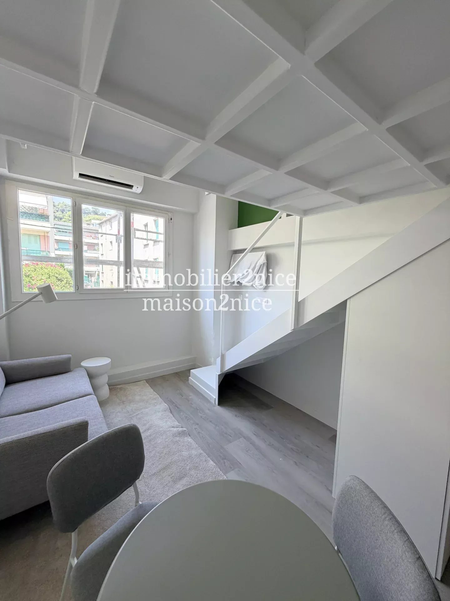 Agence immobilière de 