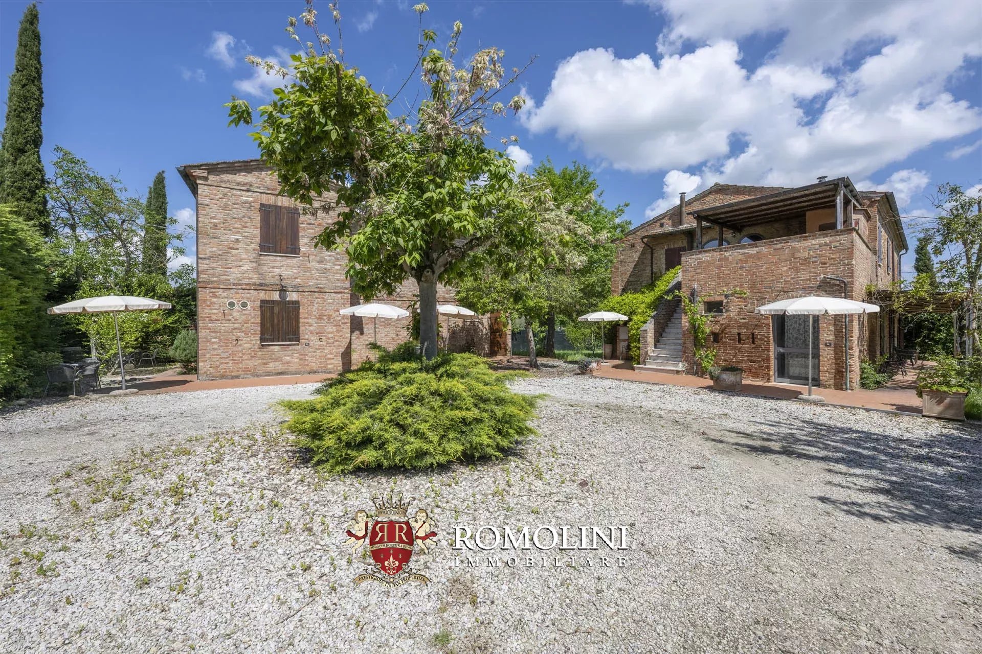 34 Bedroom Vineyard's Image 42