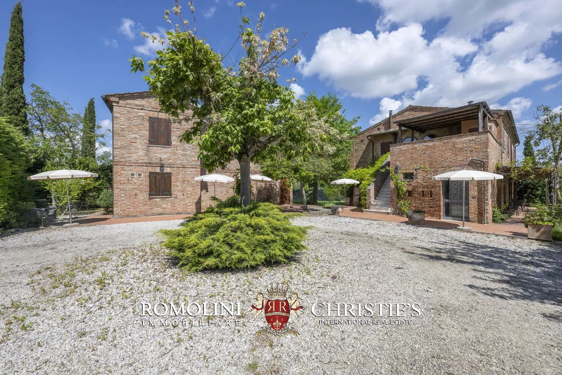 34 Bedroom Vineyard's Image 42