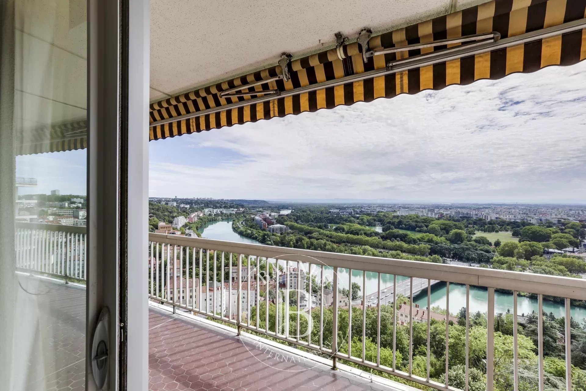 Daire Lyon 4ème - picture 9