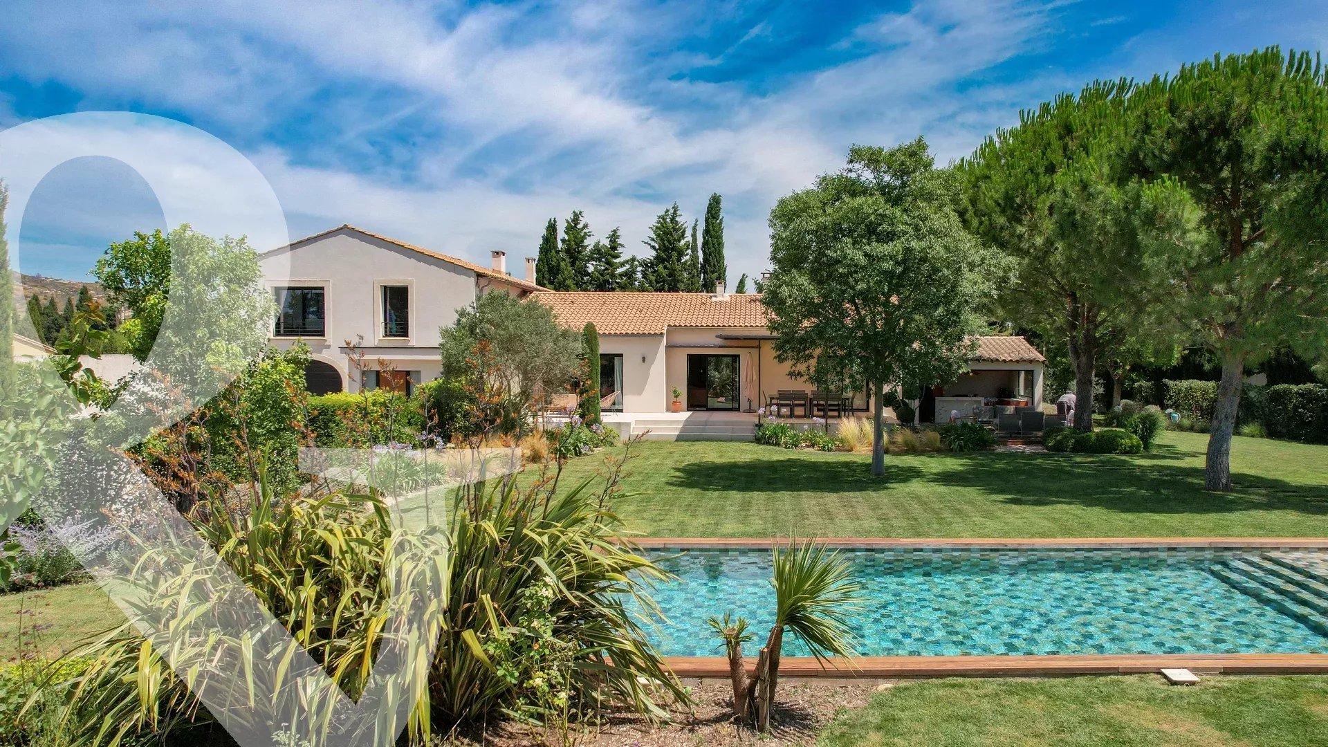 BELLE MAISON PROVENCALE