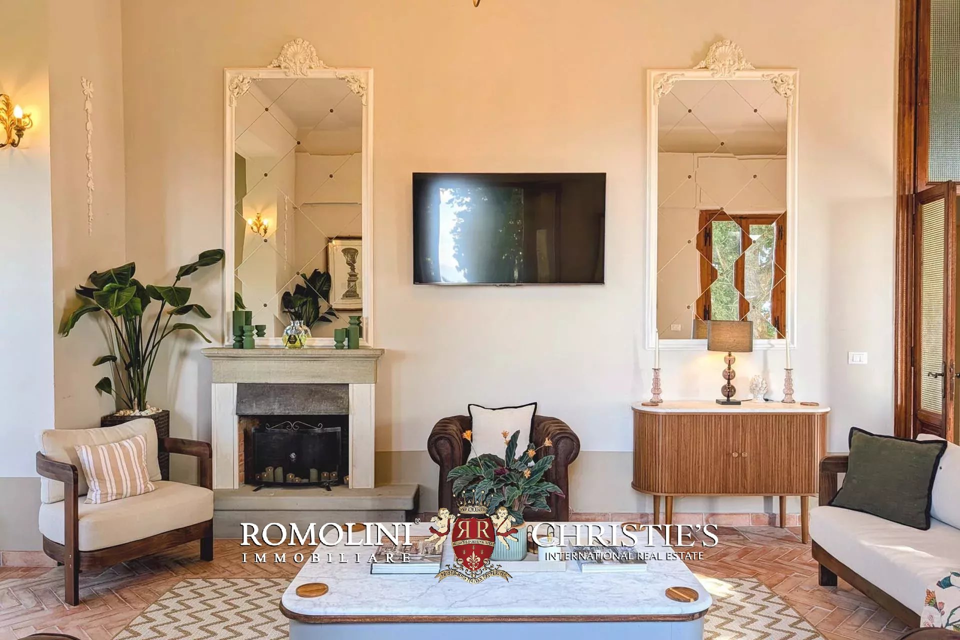 6 Bedroom Villa/Townhouse's Image 4