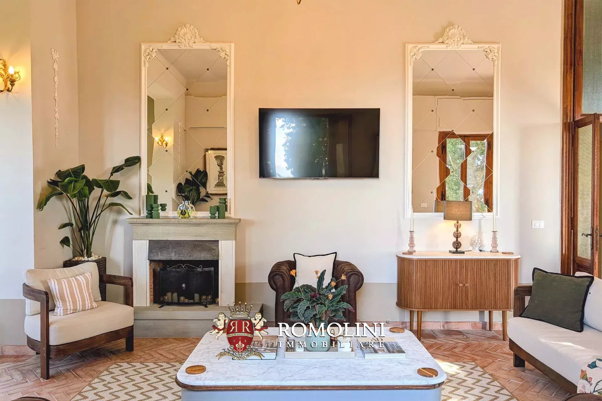 6 Bedroom Villa/Townhouse's Image 4