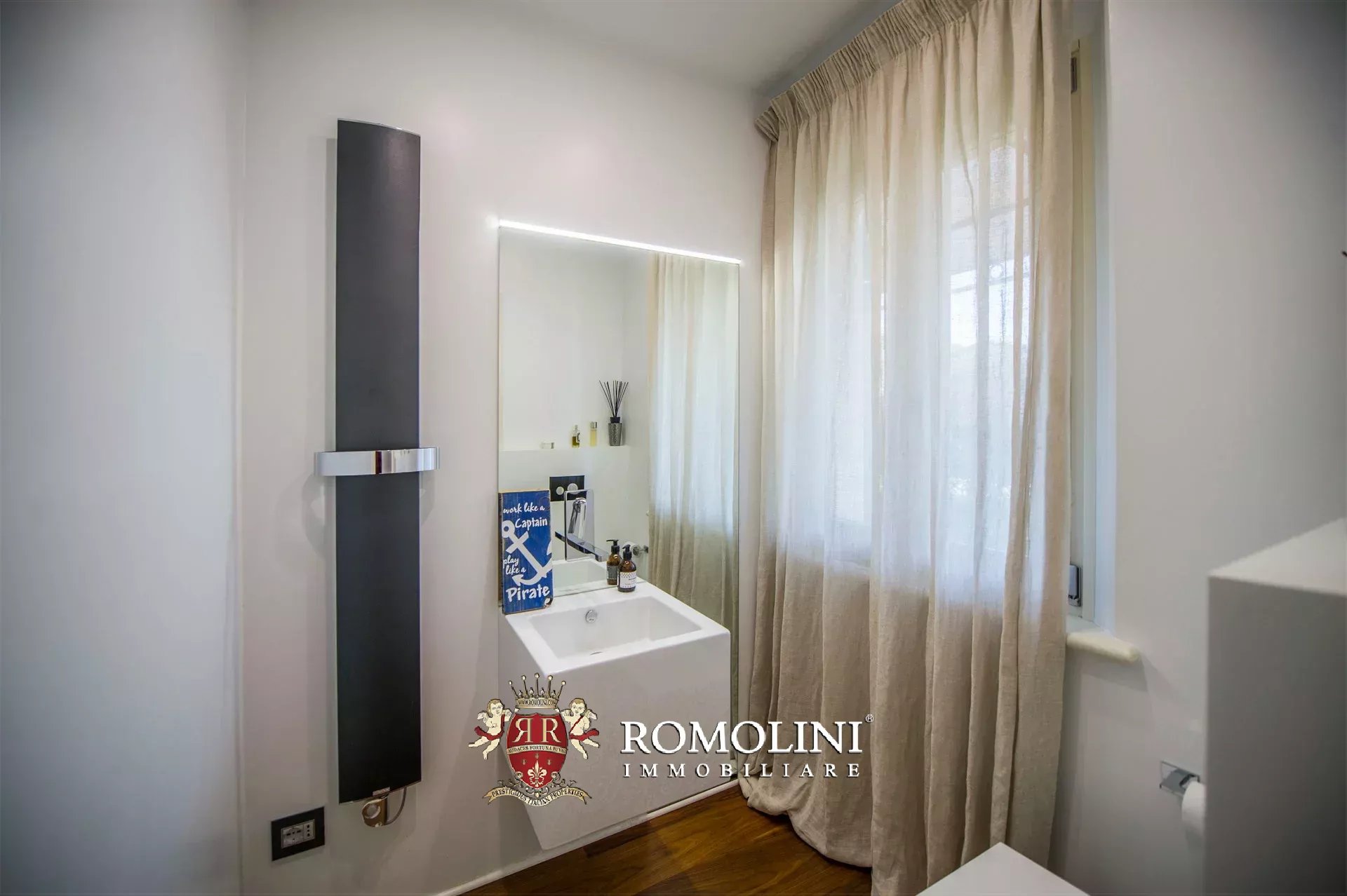 6 Bedroom Villa/Townhouse's Image 51