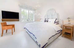 Renovated penthouse with stunning sea views — photo 7 of 7