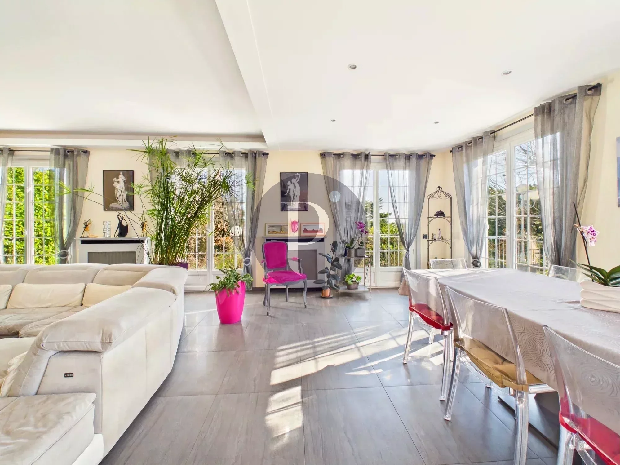 vente-maison-8-pieces-verrieres-le-buisson-85103086