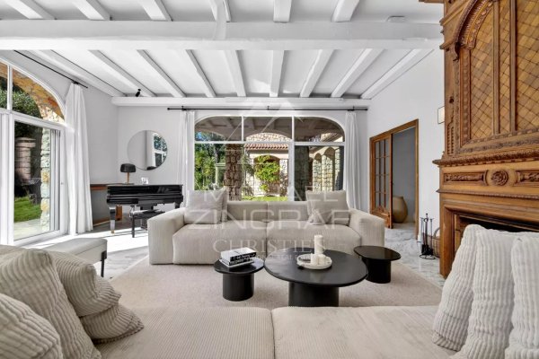 A charming, fully renovated estate in the heart of the countryside — photo 5
