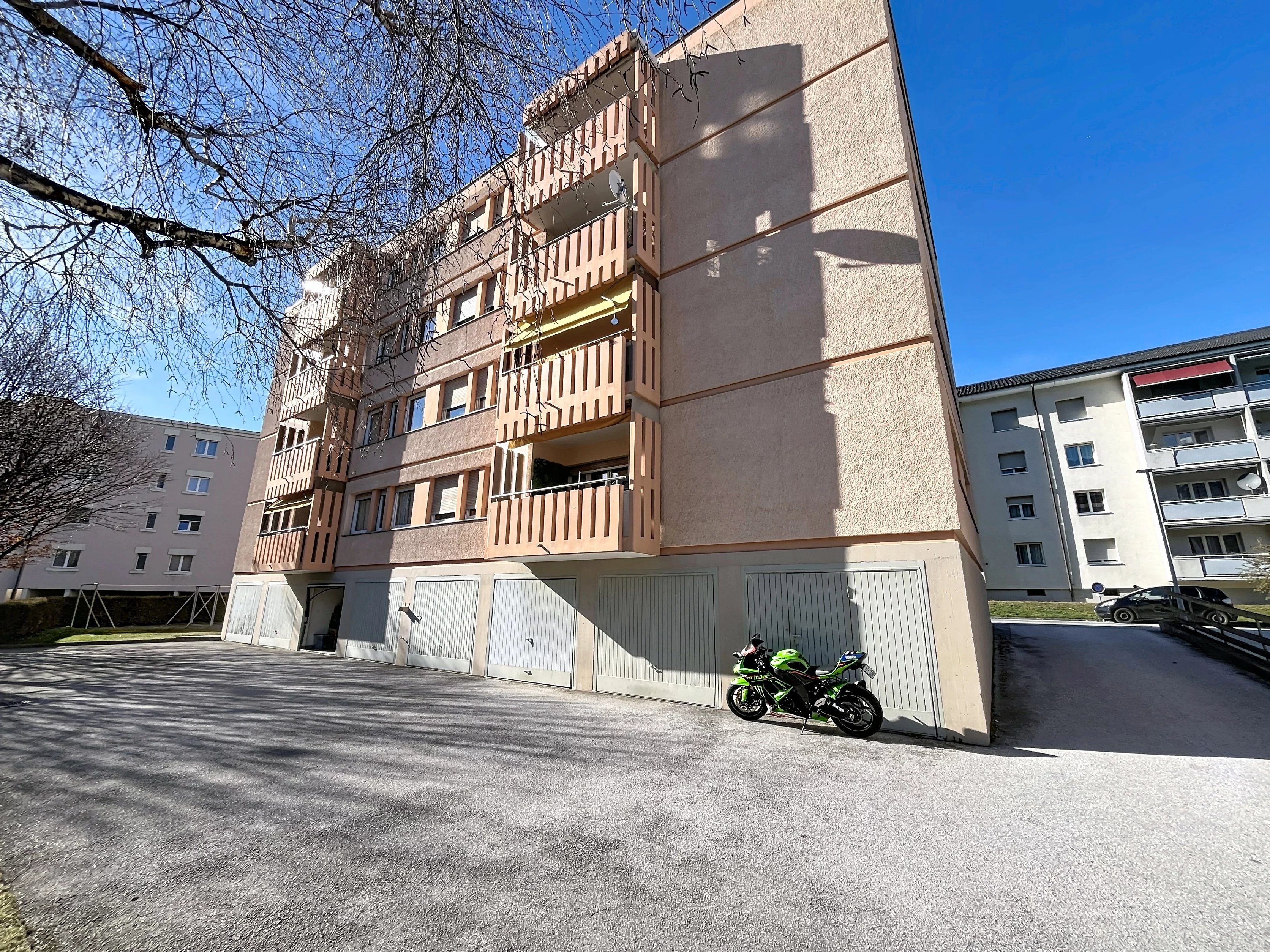 Spacieux 4 pièces de 110 m² avec balcon et fort potentiel à Sierre - Photo 2