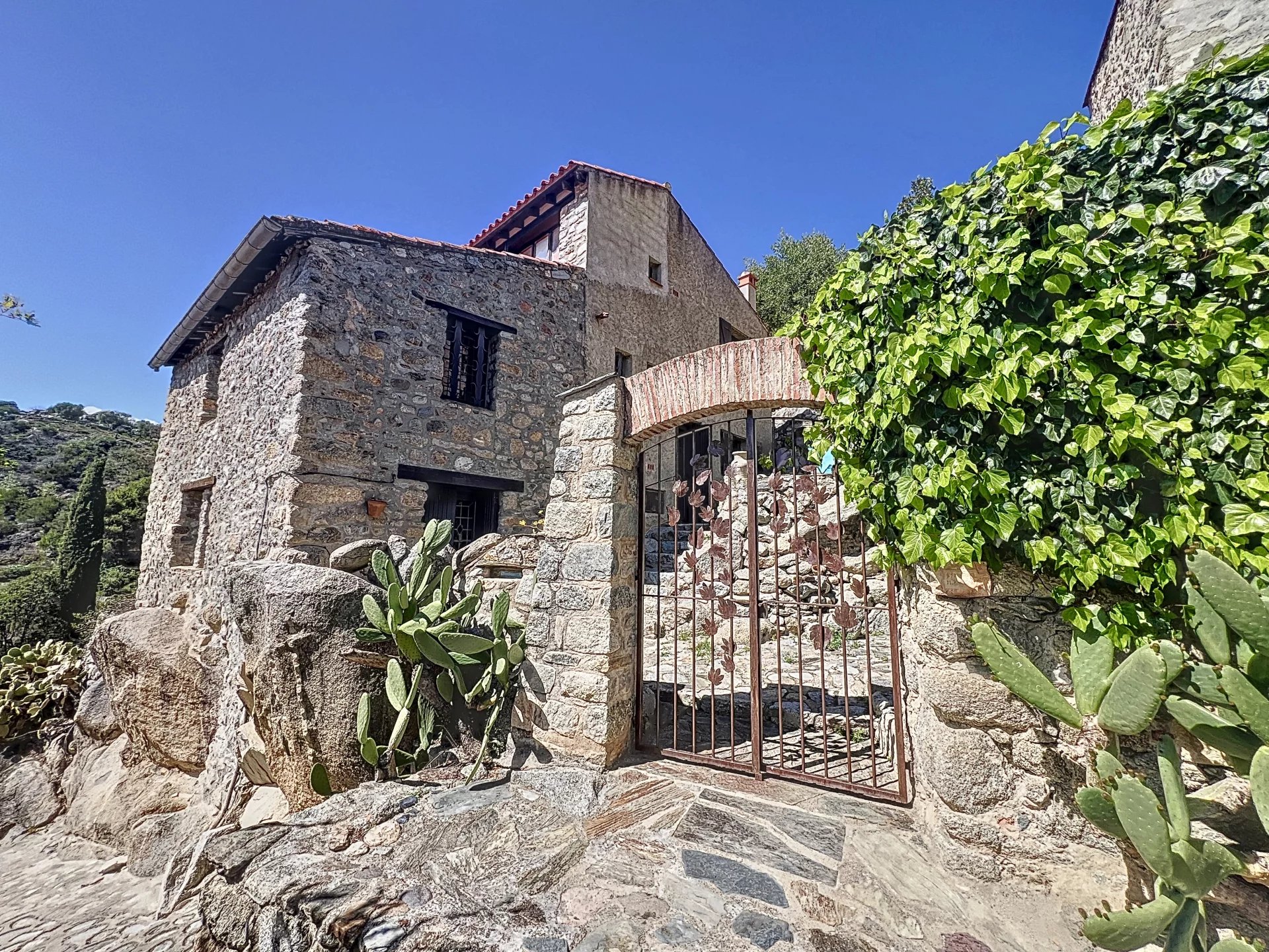 STONE VILLAGE HOUSE ON LARGE LAND WITH OUTBUILDING, EUS