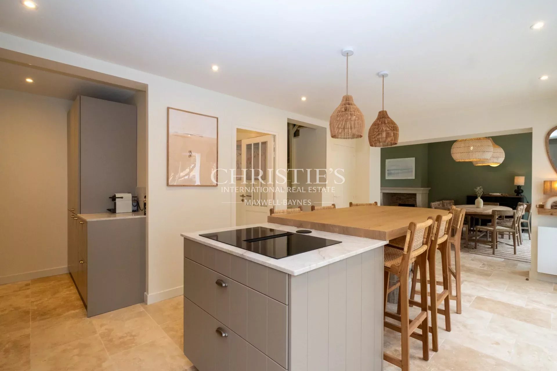 5 Bedroom Villa/Townhouse's Image 5