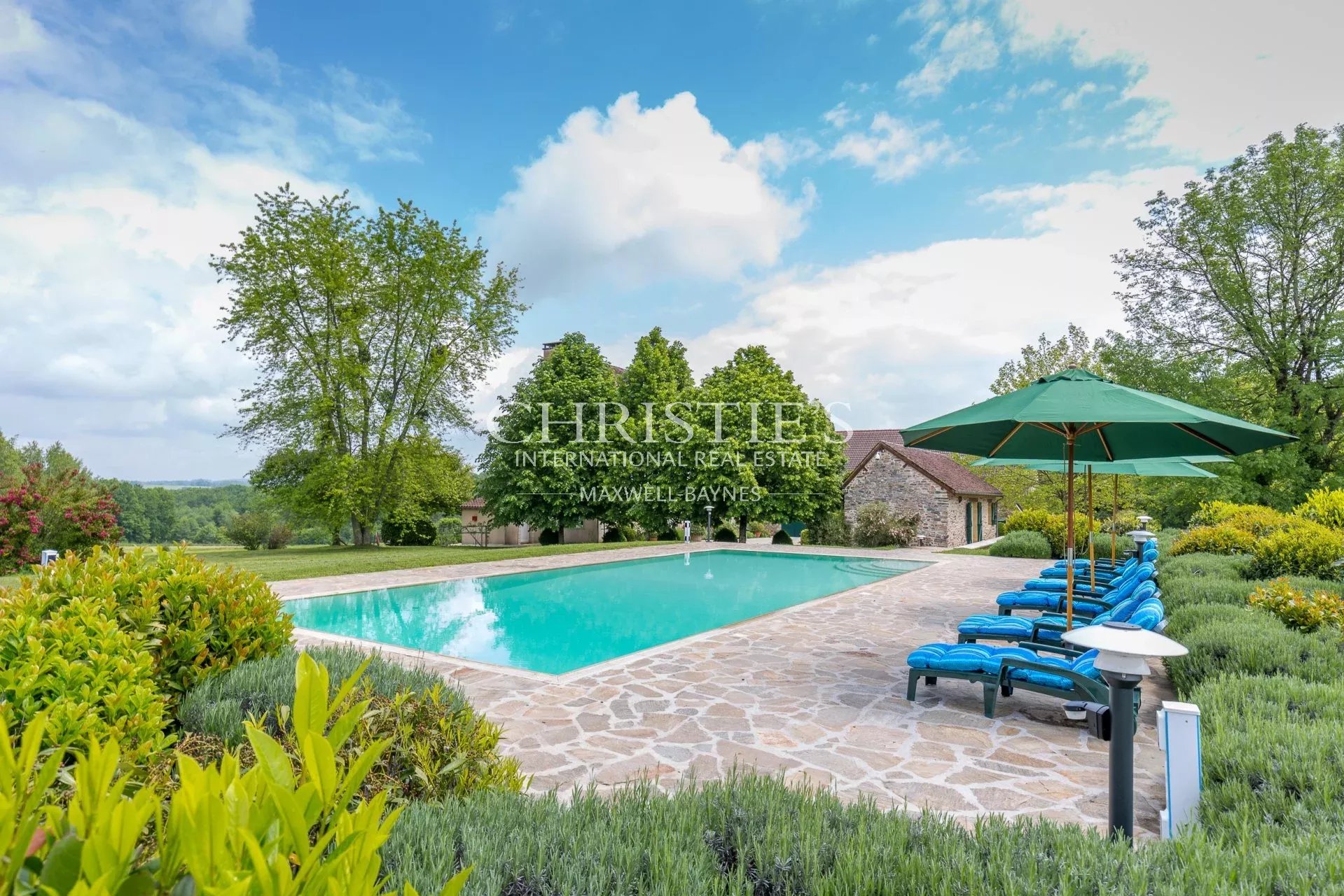 4 Bedroom Villa/Townhouse's Image 4