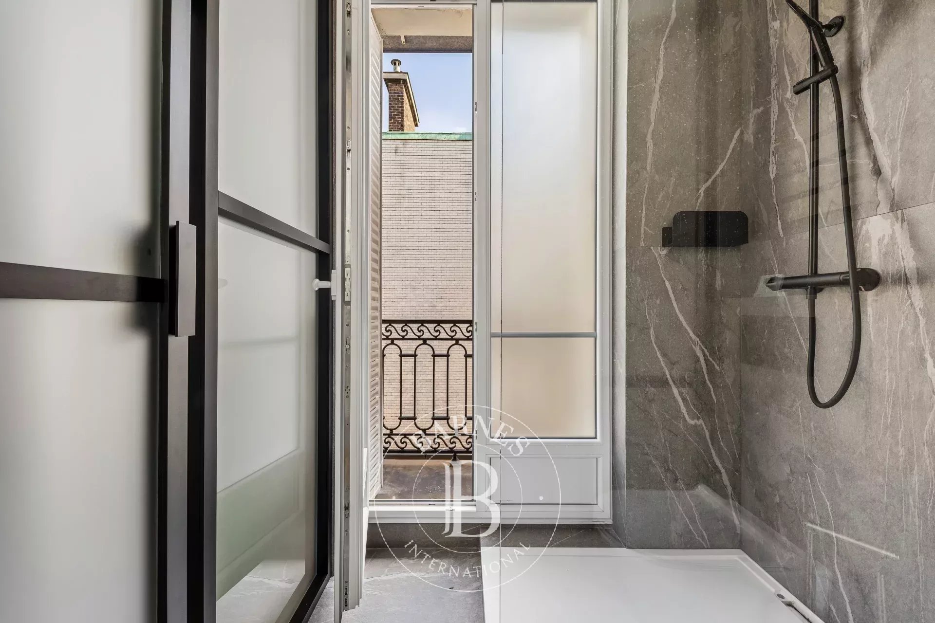 Paris  - Apartment 3 Bedrooms - picture 13