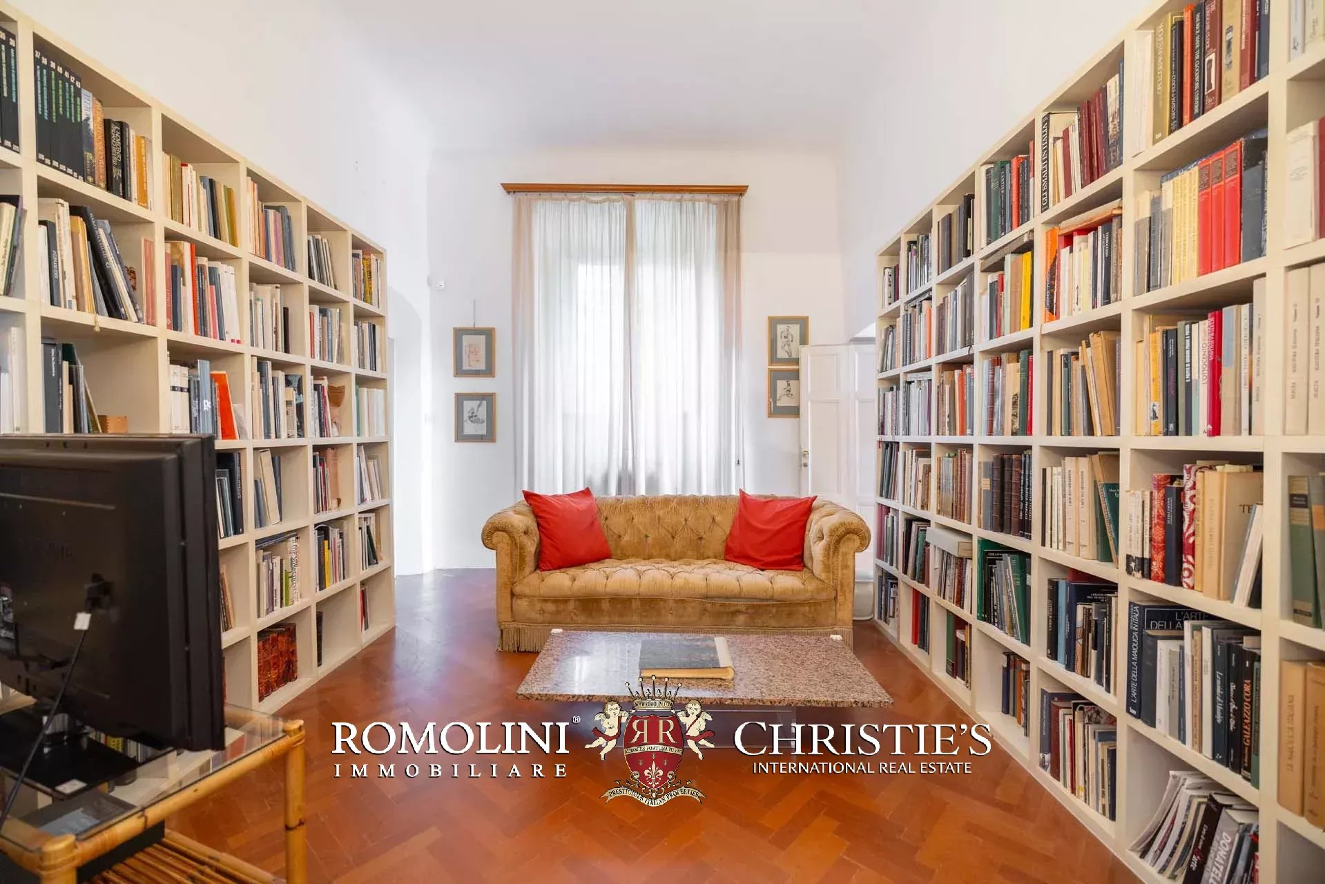 7 Bedroom Villa/Townhouse's Image 46
