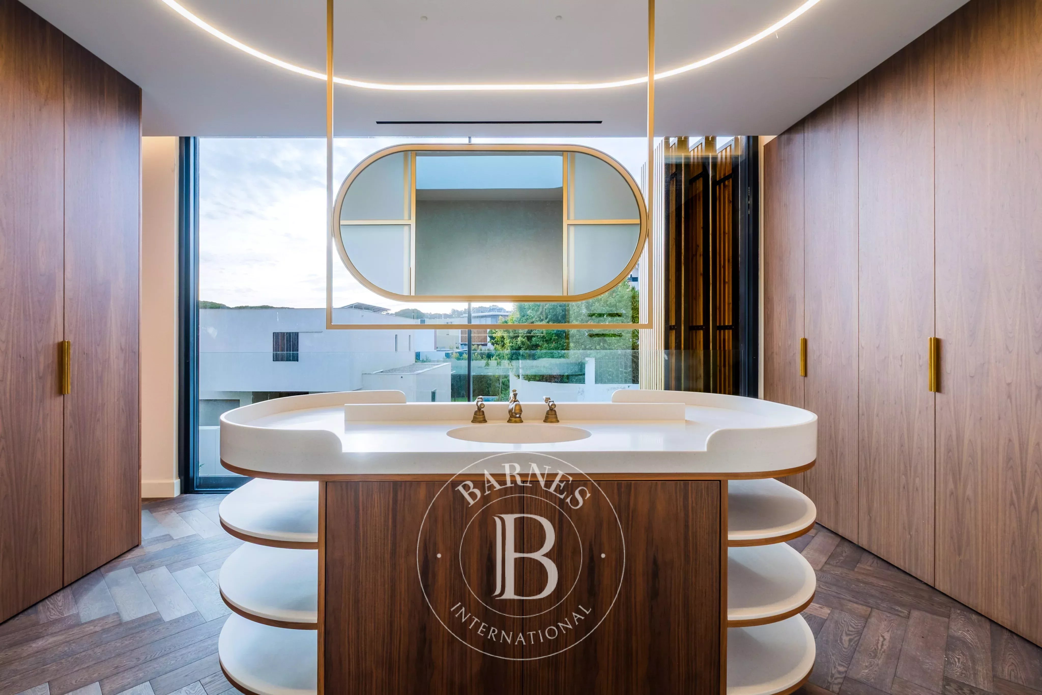 Contemporary villa in Cascais