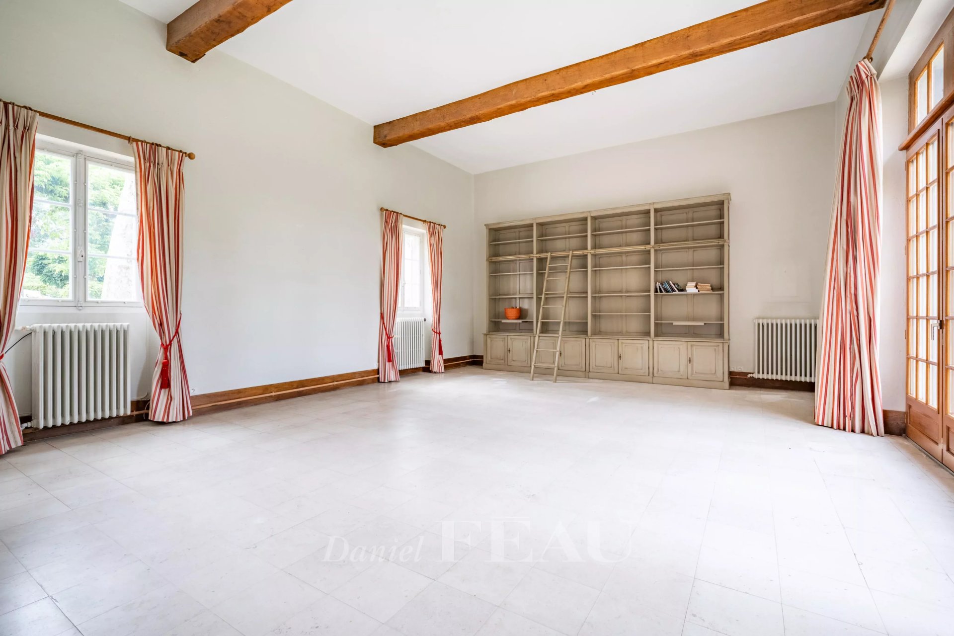 10 Bedroom Villa/Townhouse's Image 6