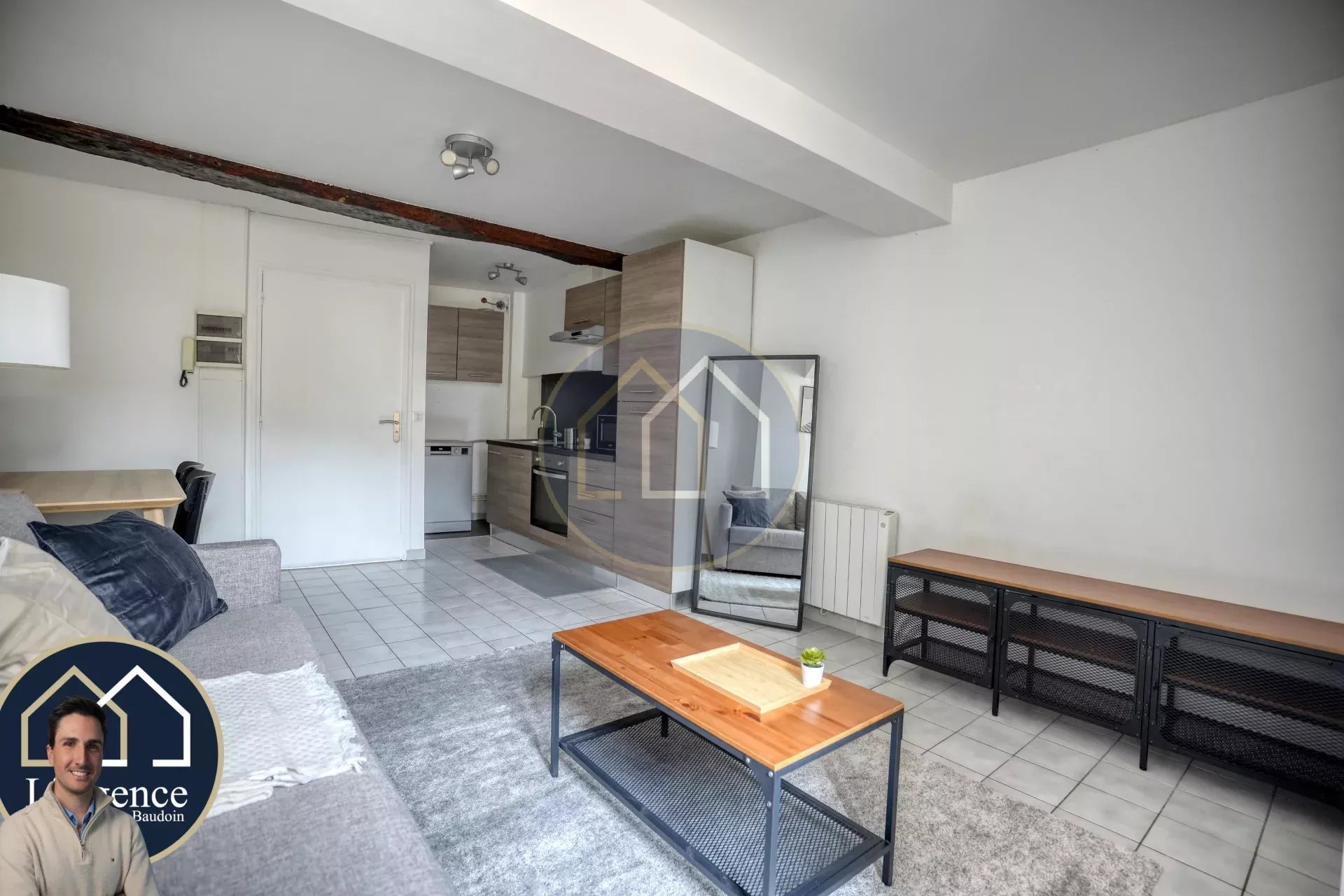 CHARMANT STUDIO ENTIÈREMENT MEUBLÉ ET RÉNOVÉ – GALLARDON CENTRE