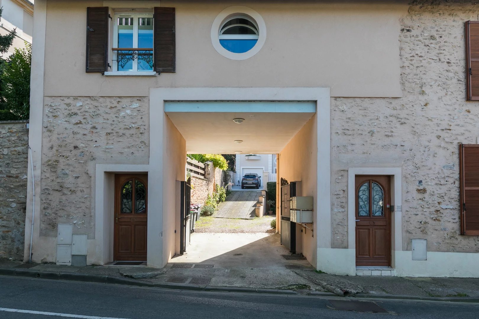 Agence immobilière de PARIS - LONDON - PAROS