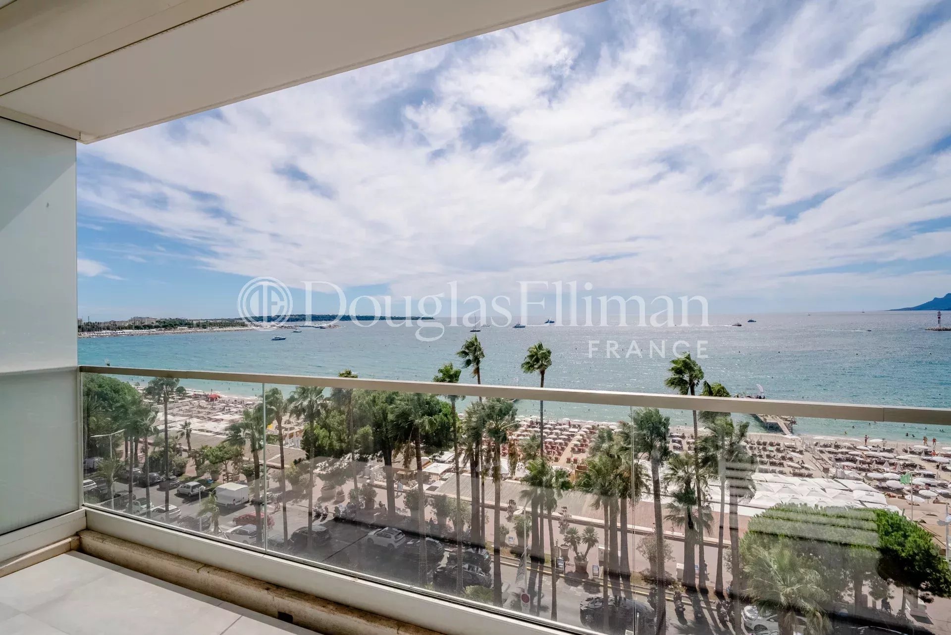 CANNES CROISETTE – 4 pièces rénové avec vue mer panoramique - Image nᵒ2