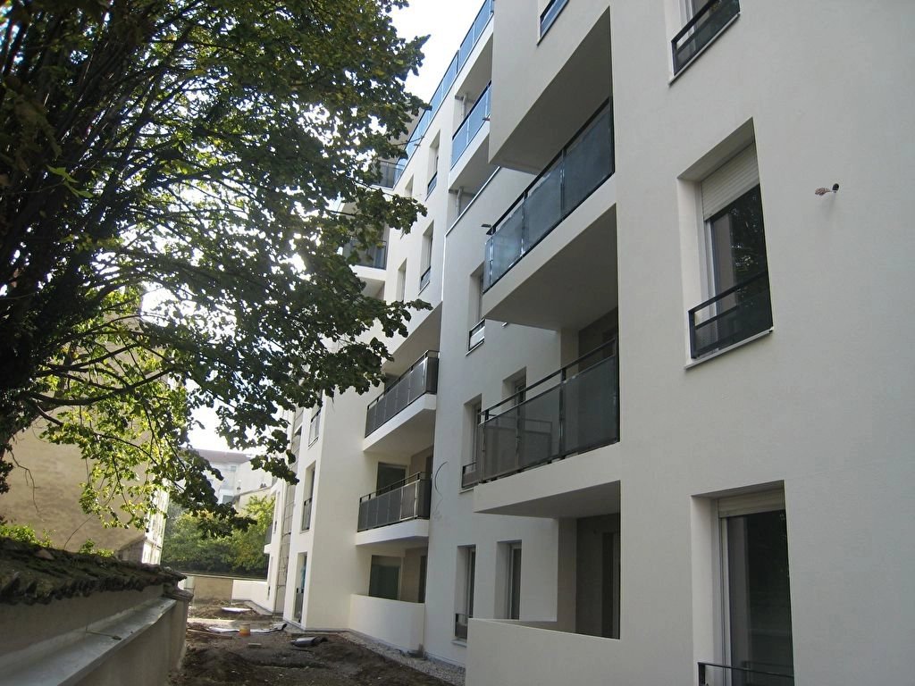 496329 Location Villeurbanne
