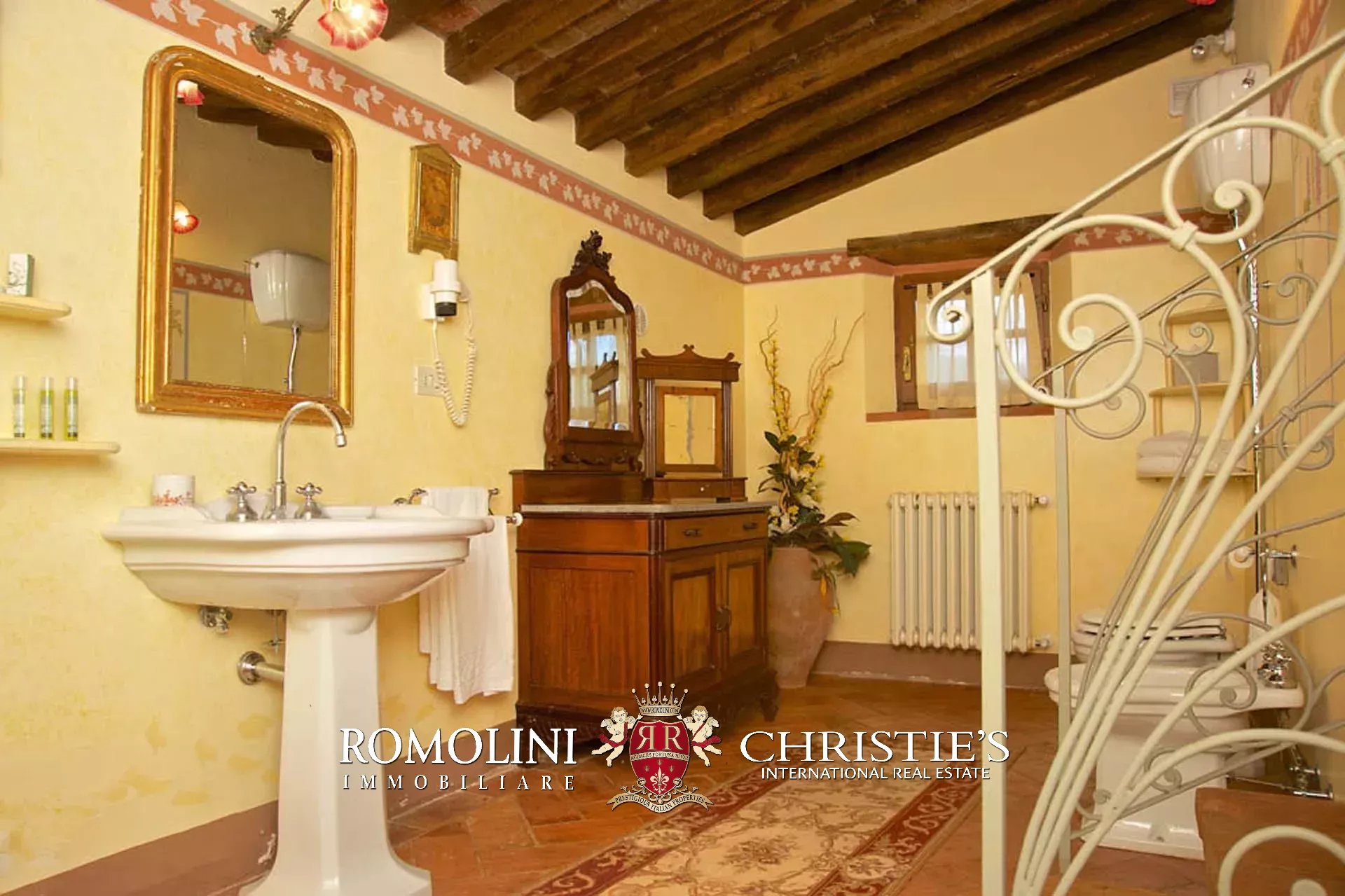 15 Bedroom Villa/Townhouse's Image 46