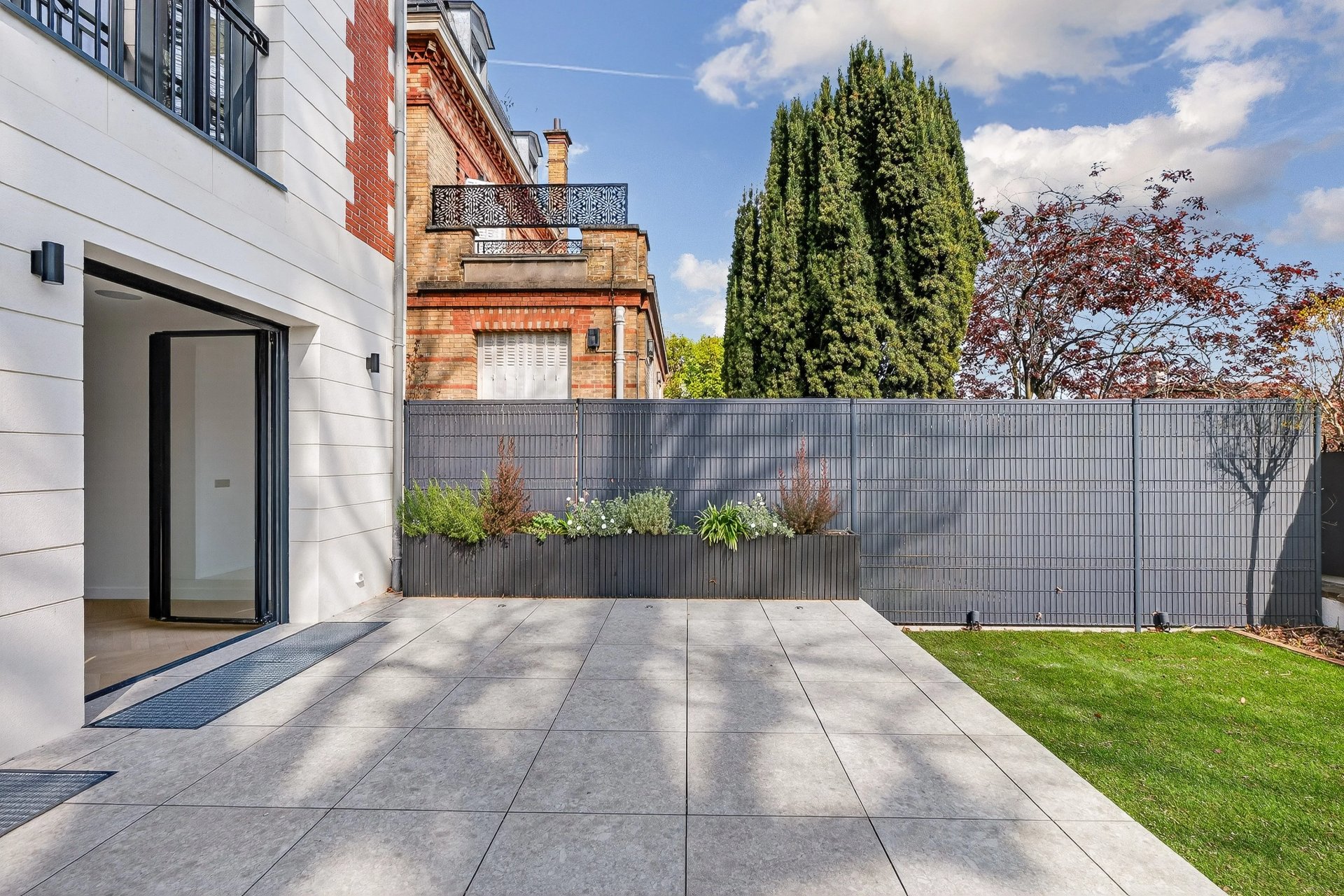 5 Bedroom Villa/Townhouse's Image 3