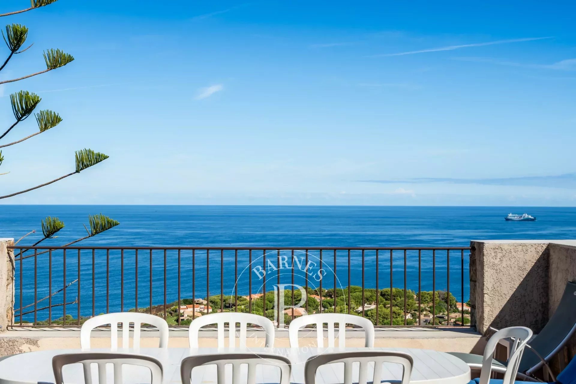 Exclusive, Corbara, 5-bedroom villa, swimming pool, panoramic sea view, beach on foot