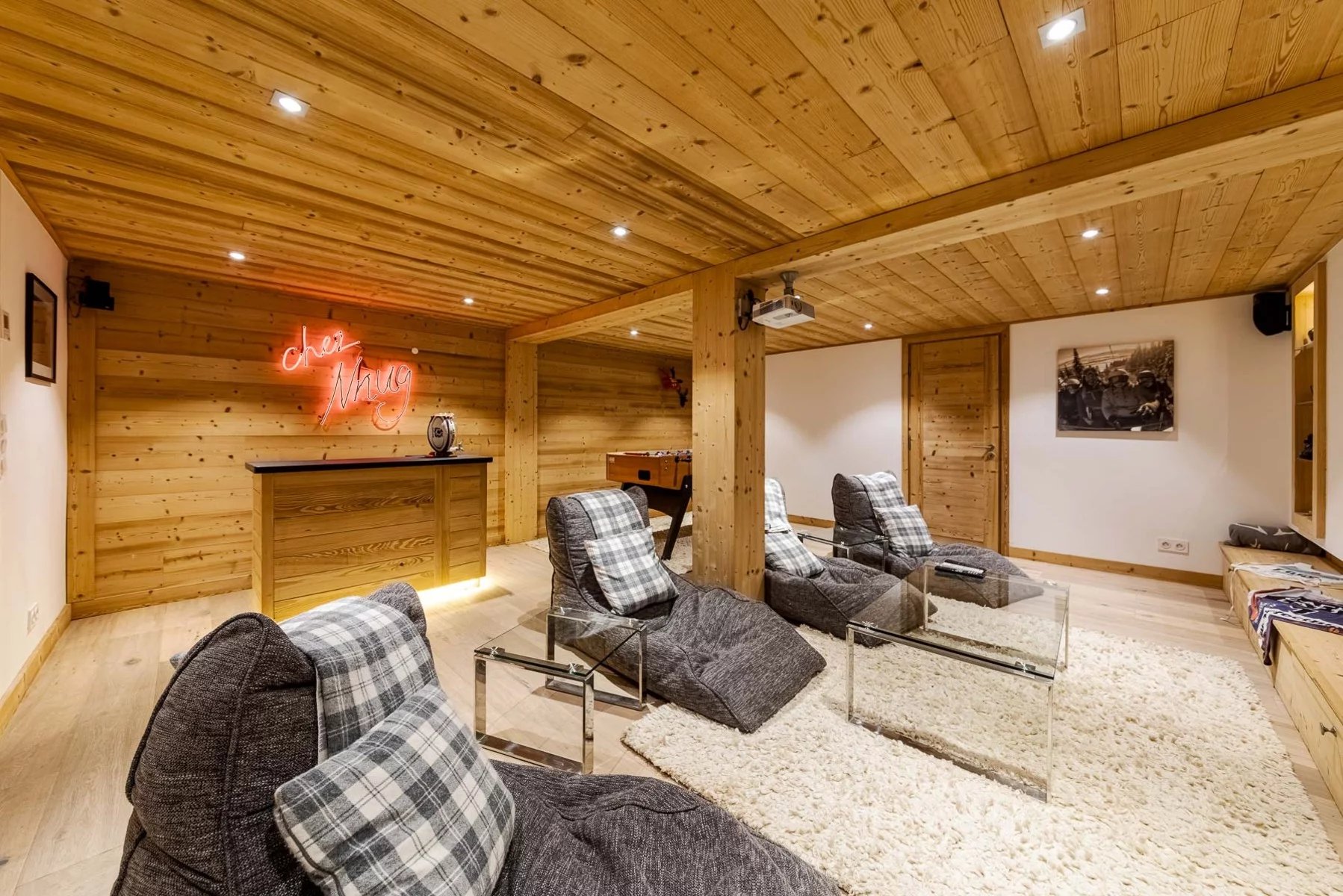 Photo of MORZINE - Stylish 5 bedroom chalet in central Morzine