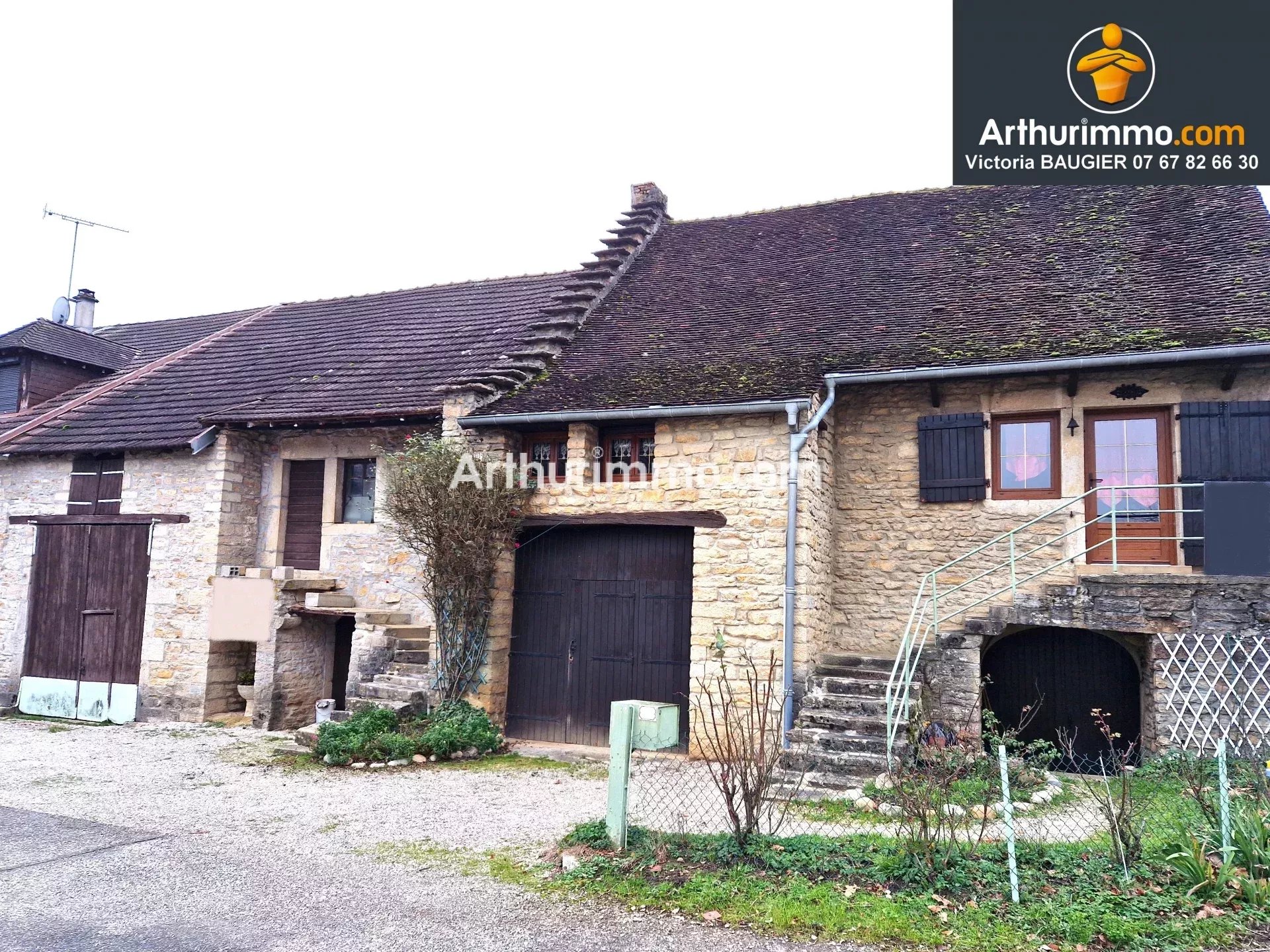 LONS-LE-SAUNIER (39 JURA), ARLAY à vendre maison vigneronne en pierres à rénover