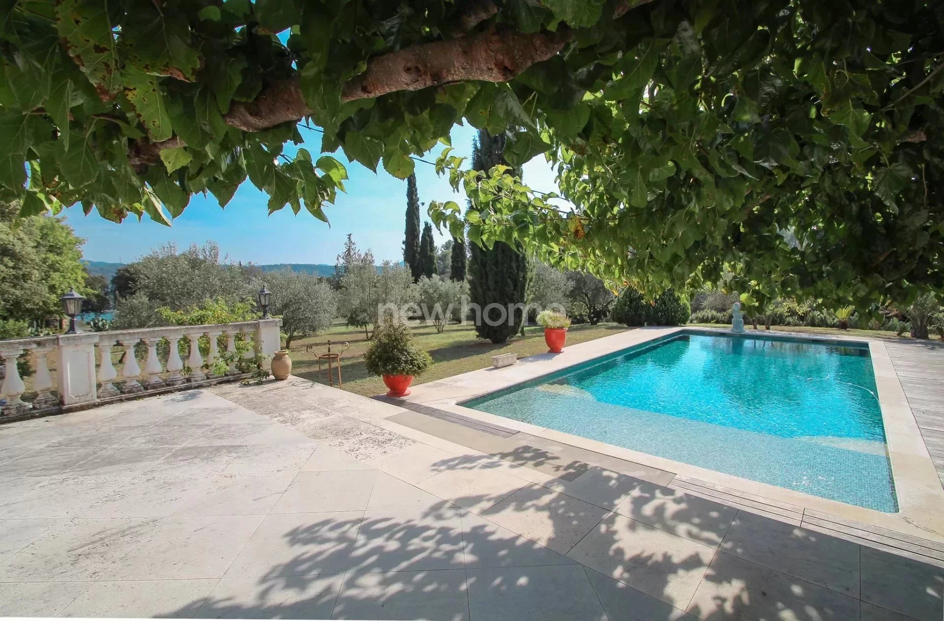 Maison au calme sur jolie terrain plat dans la campagne acces facile