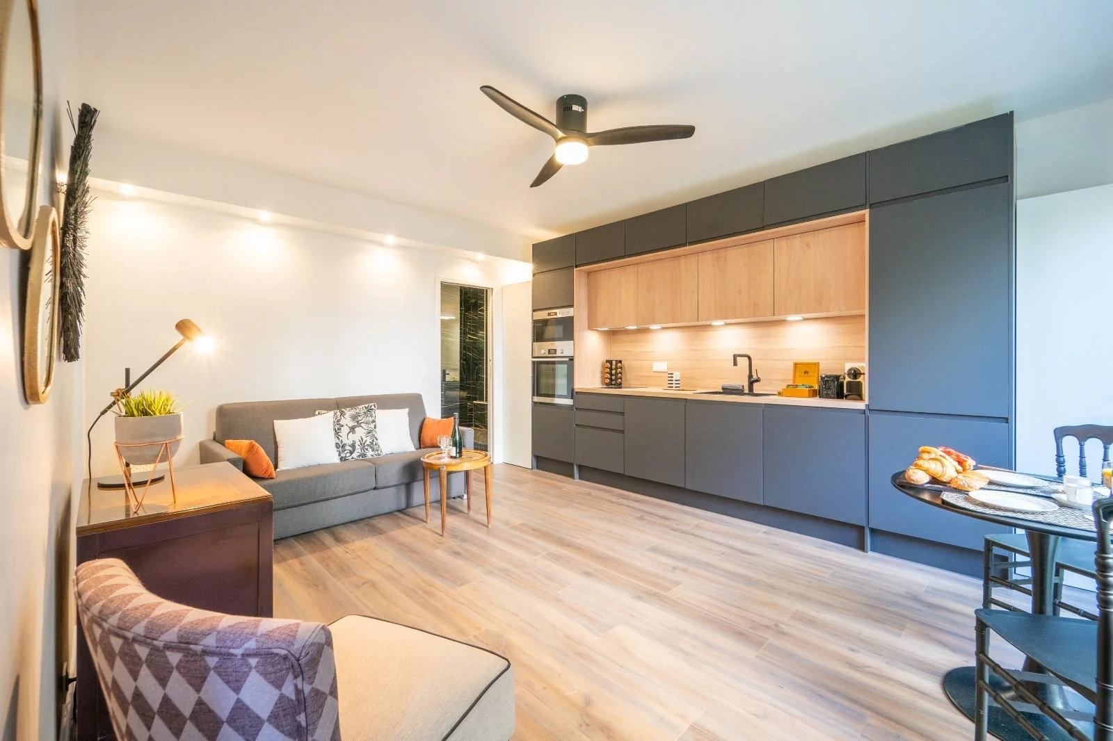 VENTE APPARTEMENT 2 PIECES - SCHEFFER/ COSTA RICA - Image Array