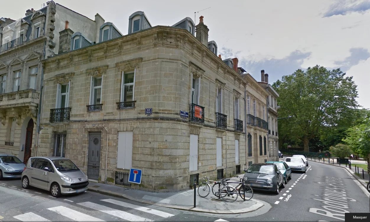 BEL IMMEUBLE A USAGE DE BUREAUX 275M² GAMBETTA