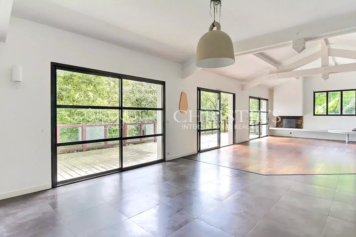 4 Bedroom Villa/Townhouse's Image 3