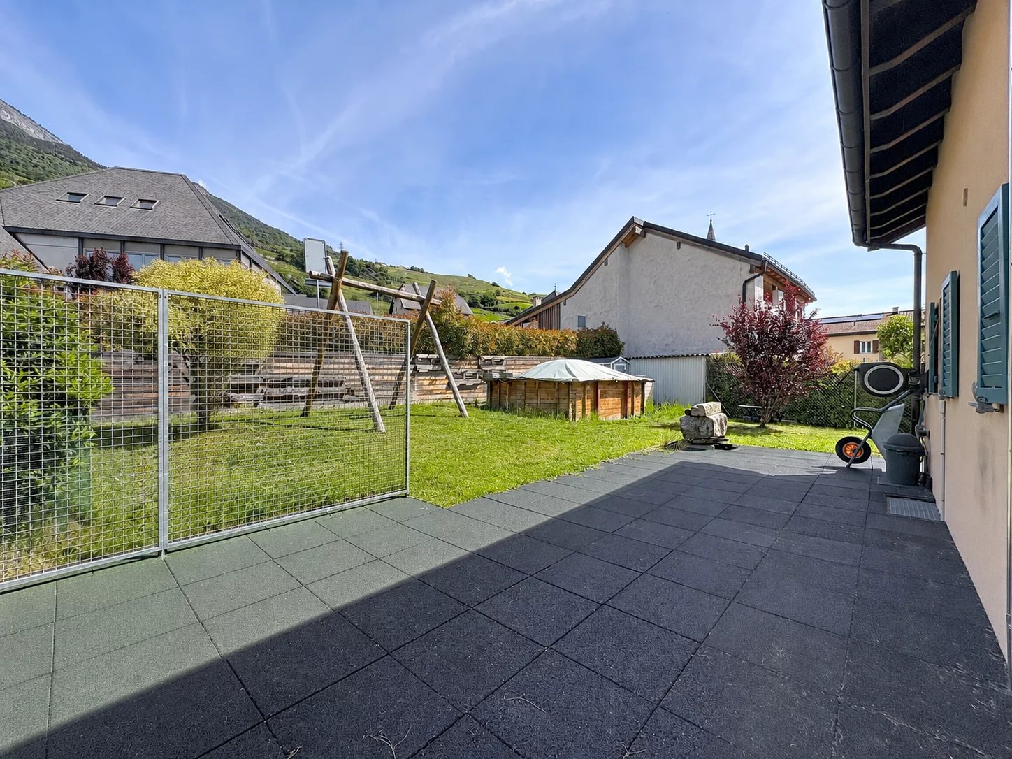 Exclusivité - Splendide maison de village rénovée, jardin et piscine