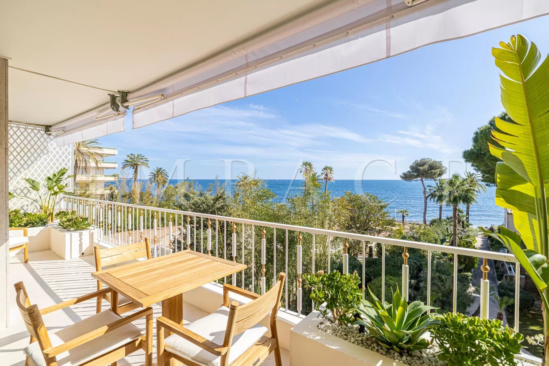 Location appartement vue mer Cannes