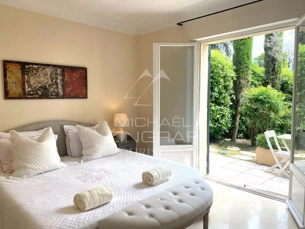 5 Bedroom Villa/Townhouse's Image 4