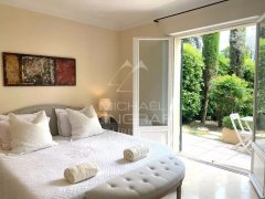 ELEGANT VILLA WITH PANORAMIC VIEWS AND ABSOLUTE TRANQUILLITY NEAR SAINT-PAUL-DE-VENCE — photo 7 of 7