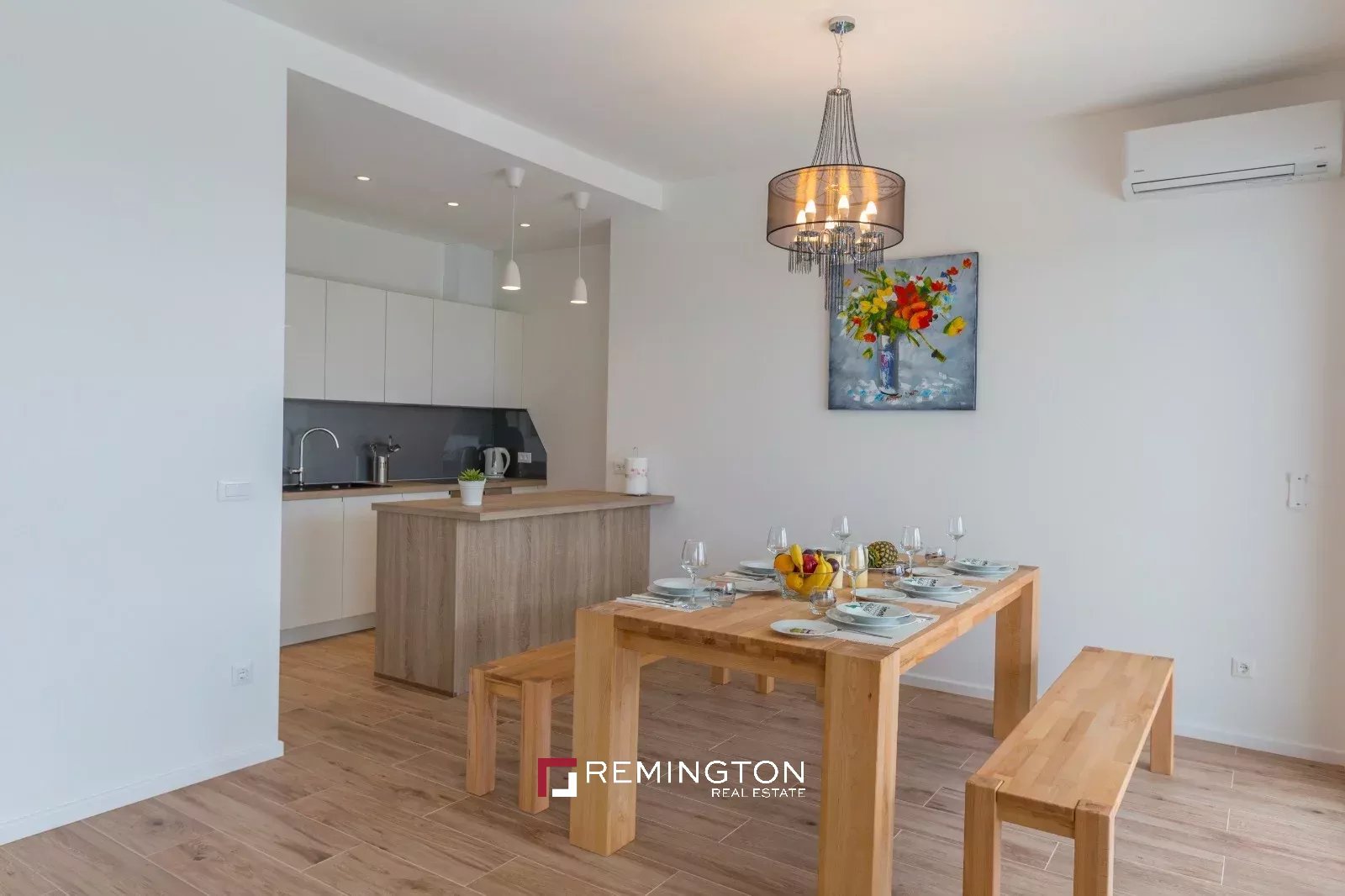 4 Bedroom Villa/Townhouse's Image 3