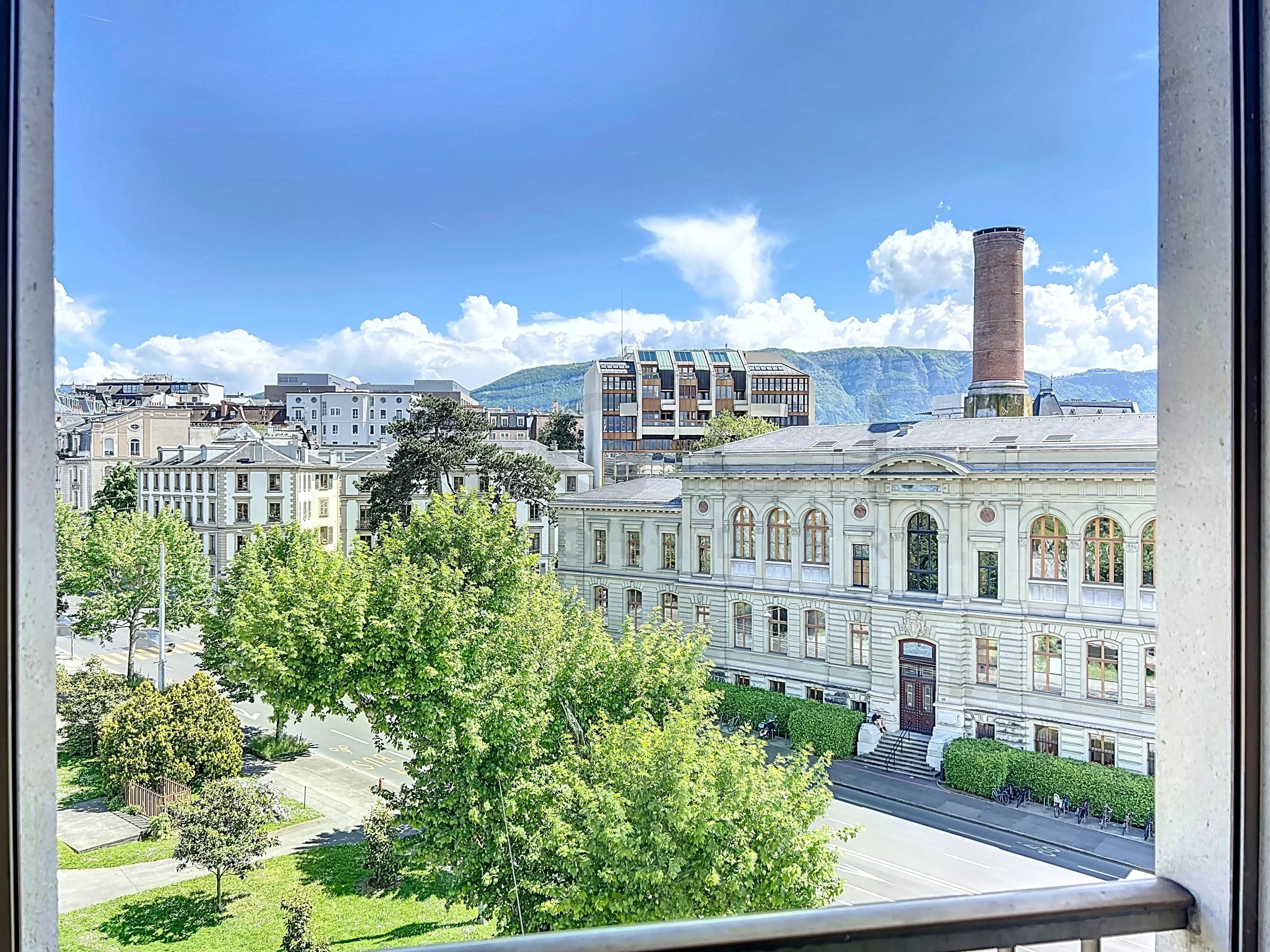 NOUVEAUTÉ EN LOCATION BUREAU AU COEUR DE GENÈVE ! - Photo 2