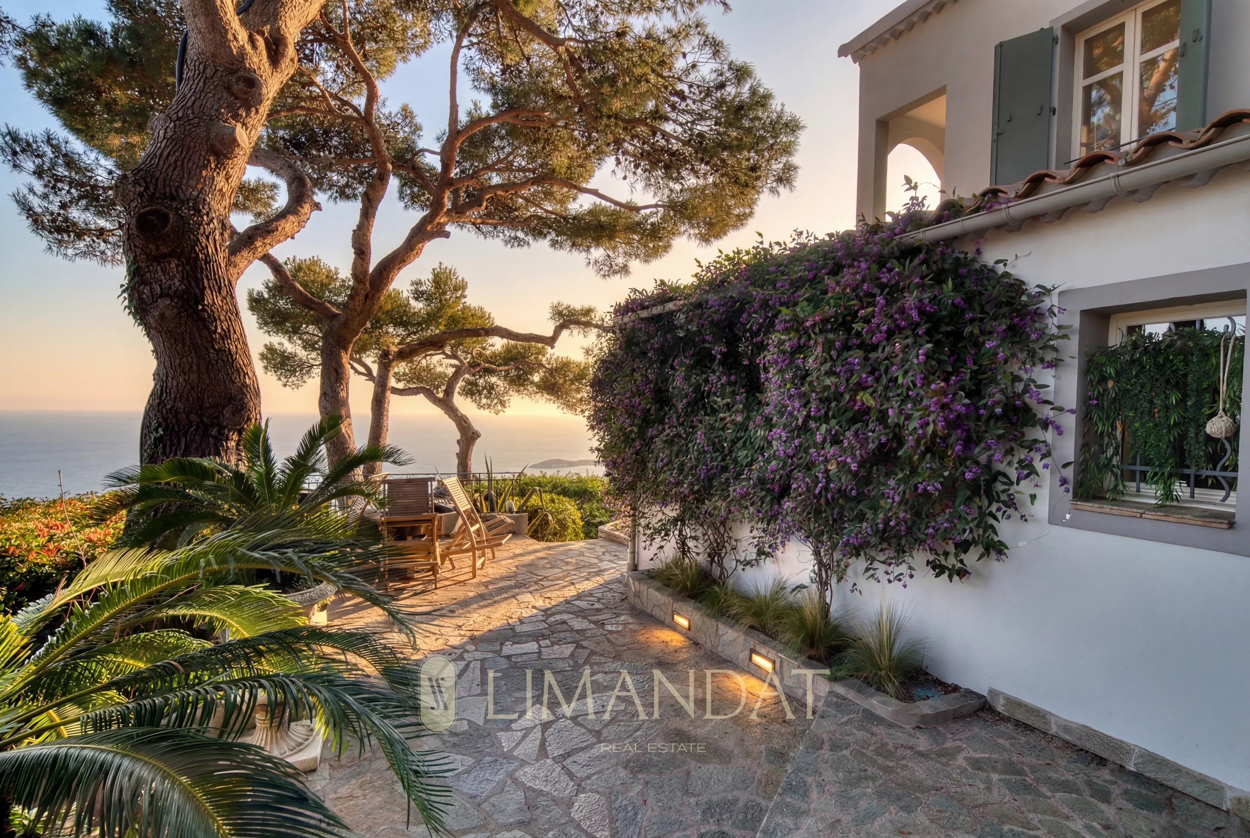 ÈZE - VILLA PROVENÇALE 4 CHAMBRES AVEC VUE MER PANORAMIQUE