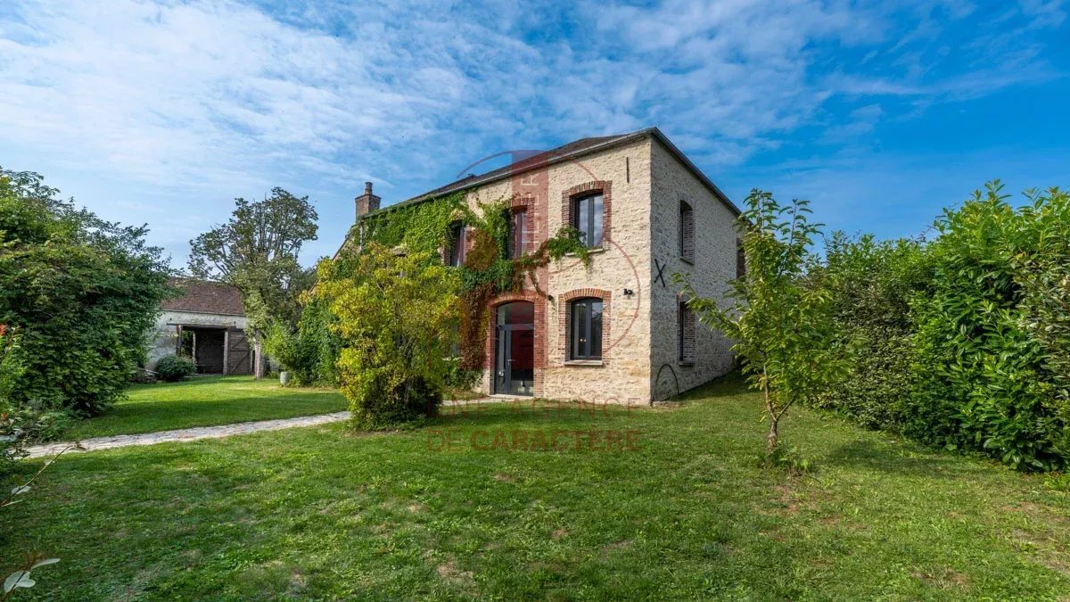 PALEY (77710) 1H30 FROM PARIS GARE DE LYON - MANOR HOUSE 234 m² - OUTBUILDINGS 210 m² - ON GARDEN of 2517
