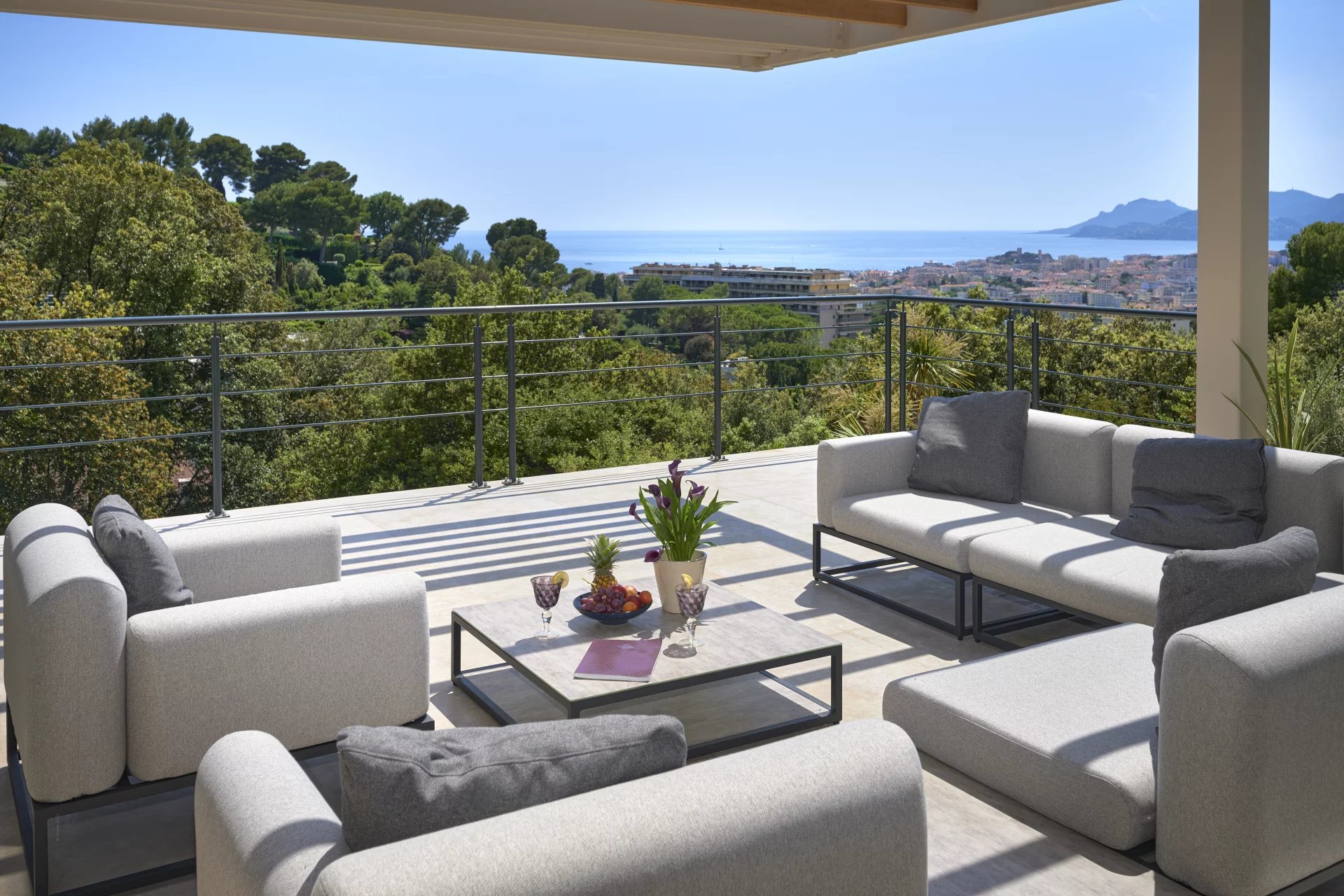 Seasonal rental Property Le Cannet